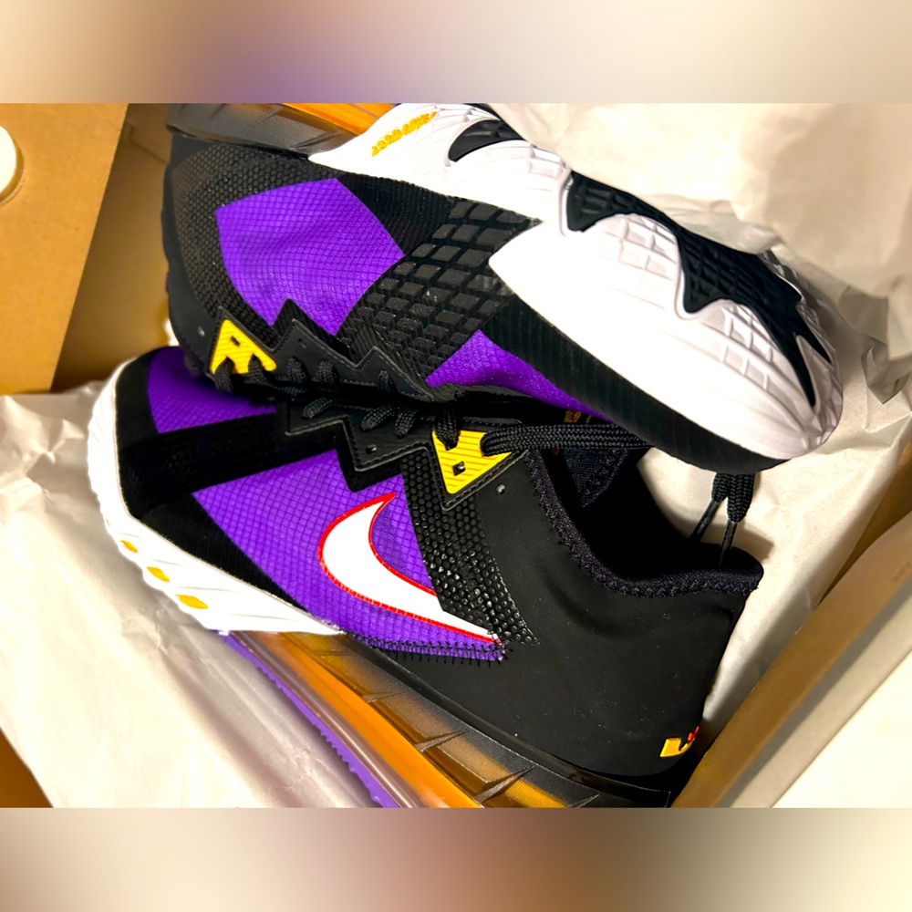 NWB: Lebron  XVIII Low: Black and Fierce Purple 10 Men